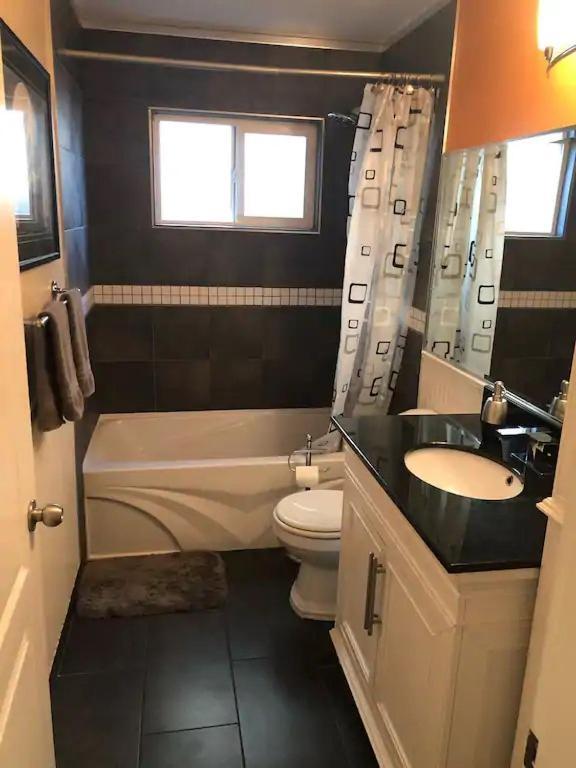 Apartamento Garden Oasis Near Popular Main Street Vancouver